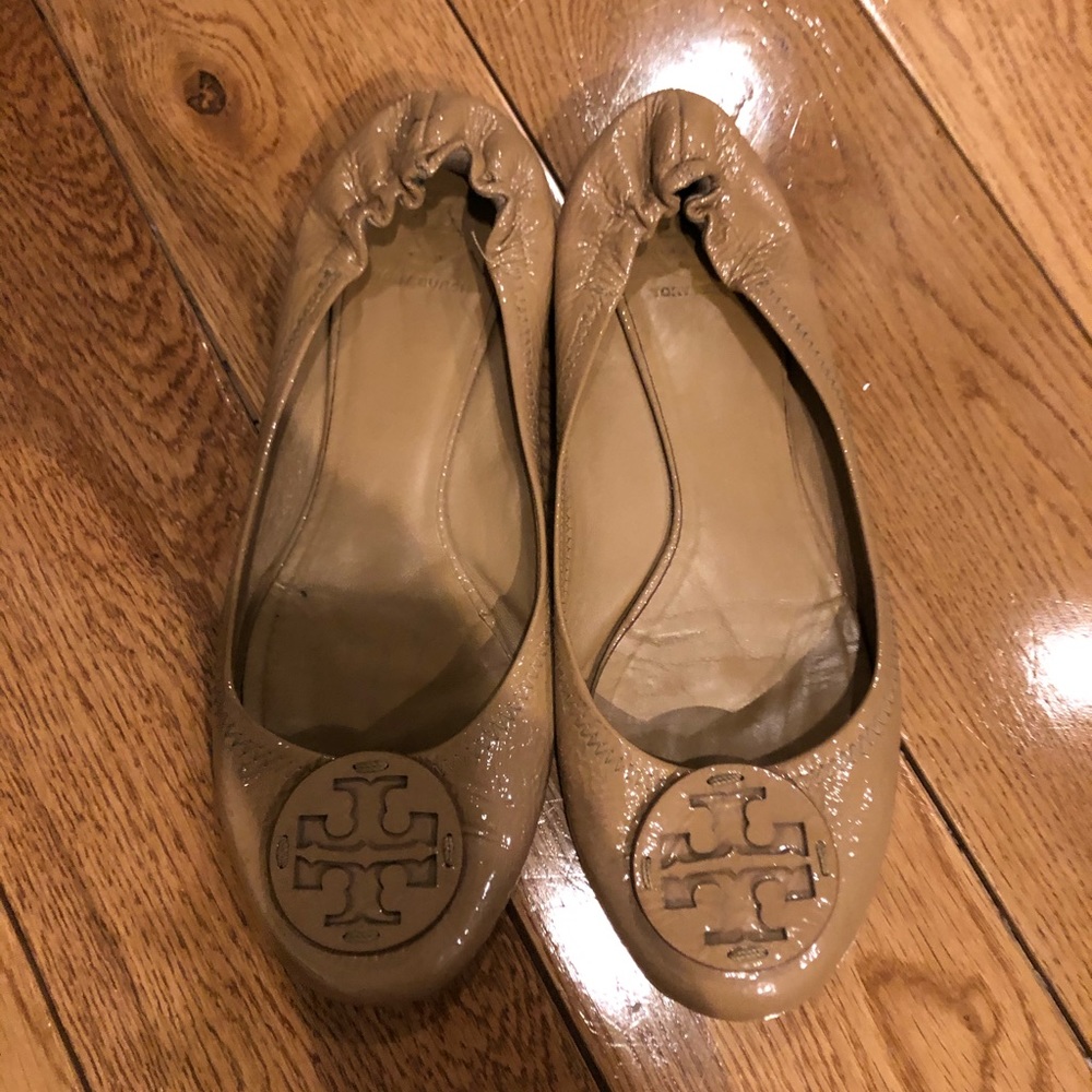 Camel Patent Leather Tory Burch Flat - Size 11